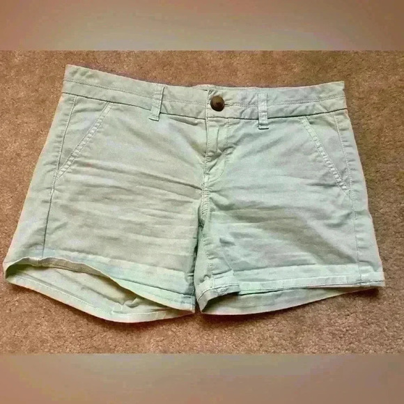 American Eagle Midi Shorts Size 4 - Picture 1 of 5